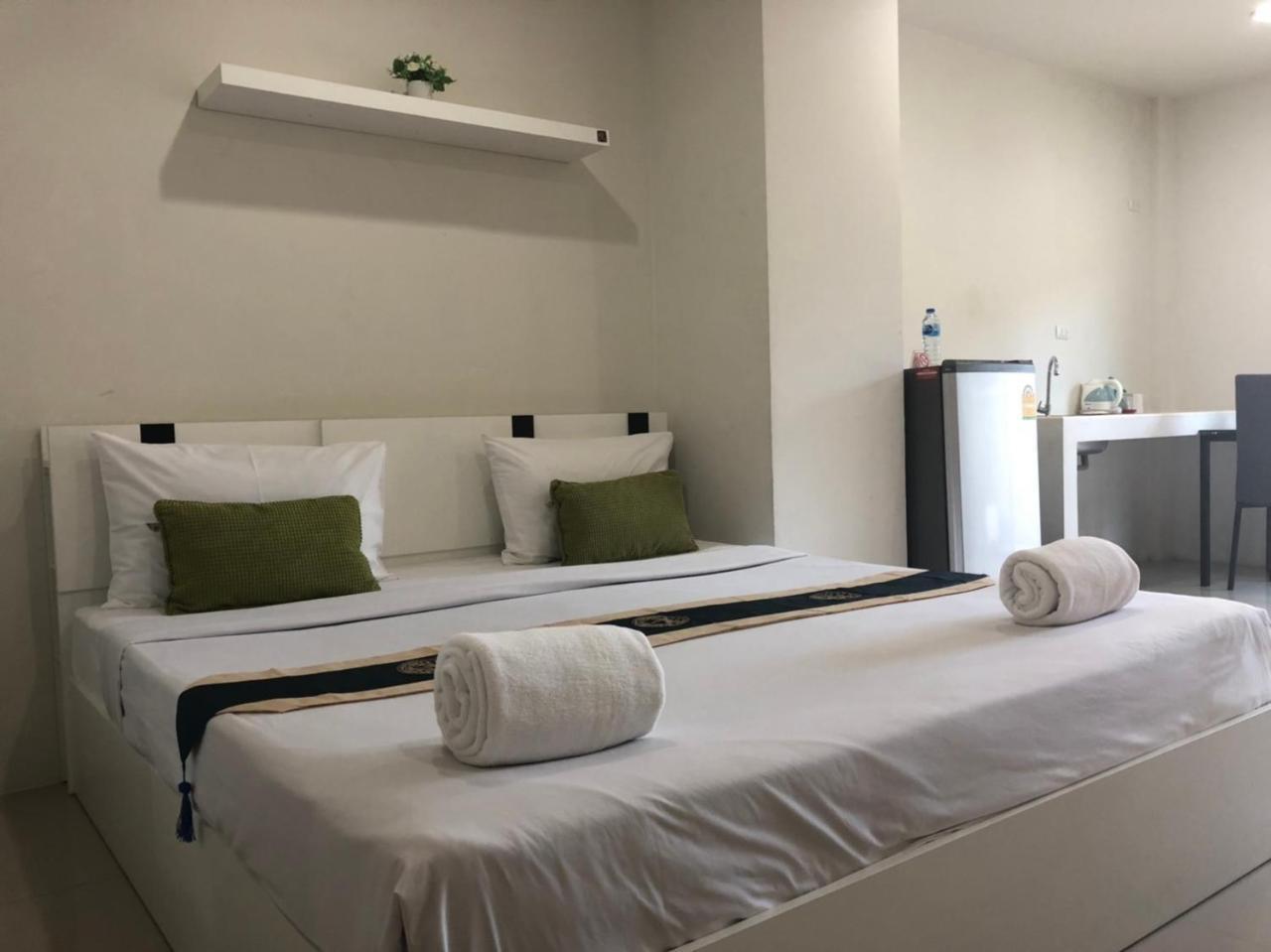 Khao Oat Airport Hotel Nai Yang-stranden Eksteriør billede