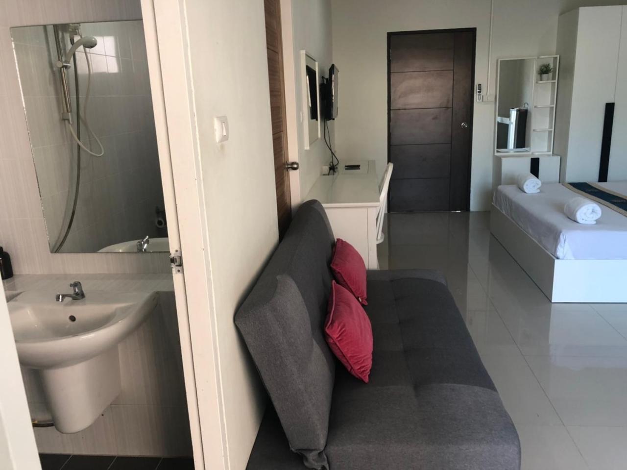 Khao Oat Airport Hotel Nai Yang-stranden Eksteriør billede