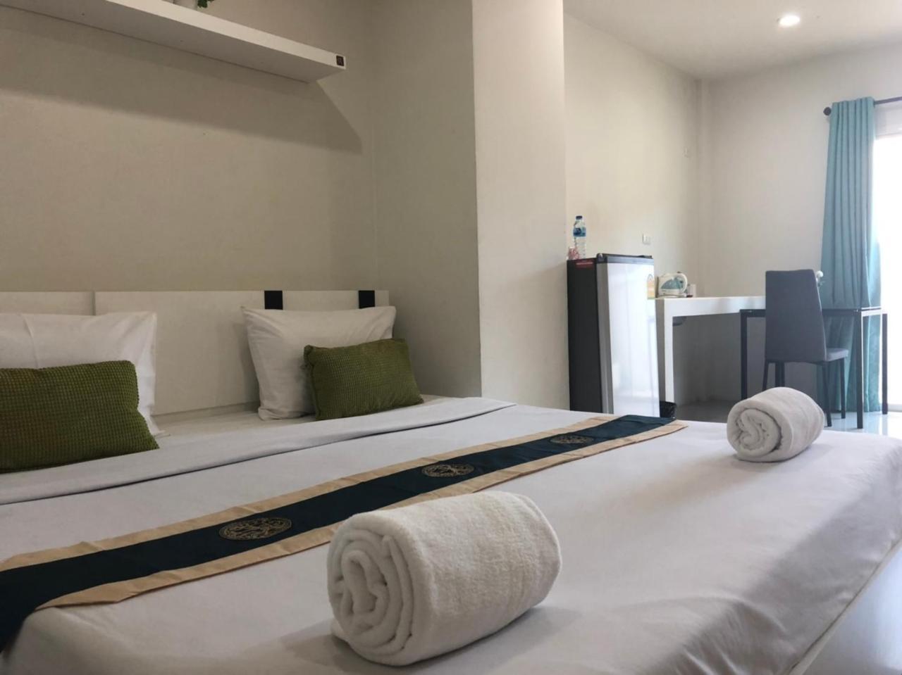 Khao Oat Airport Hotel Nai Yang-stranden Eksteriør billede