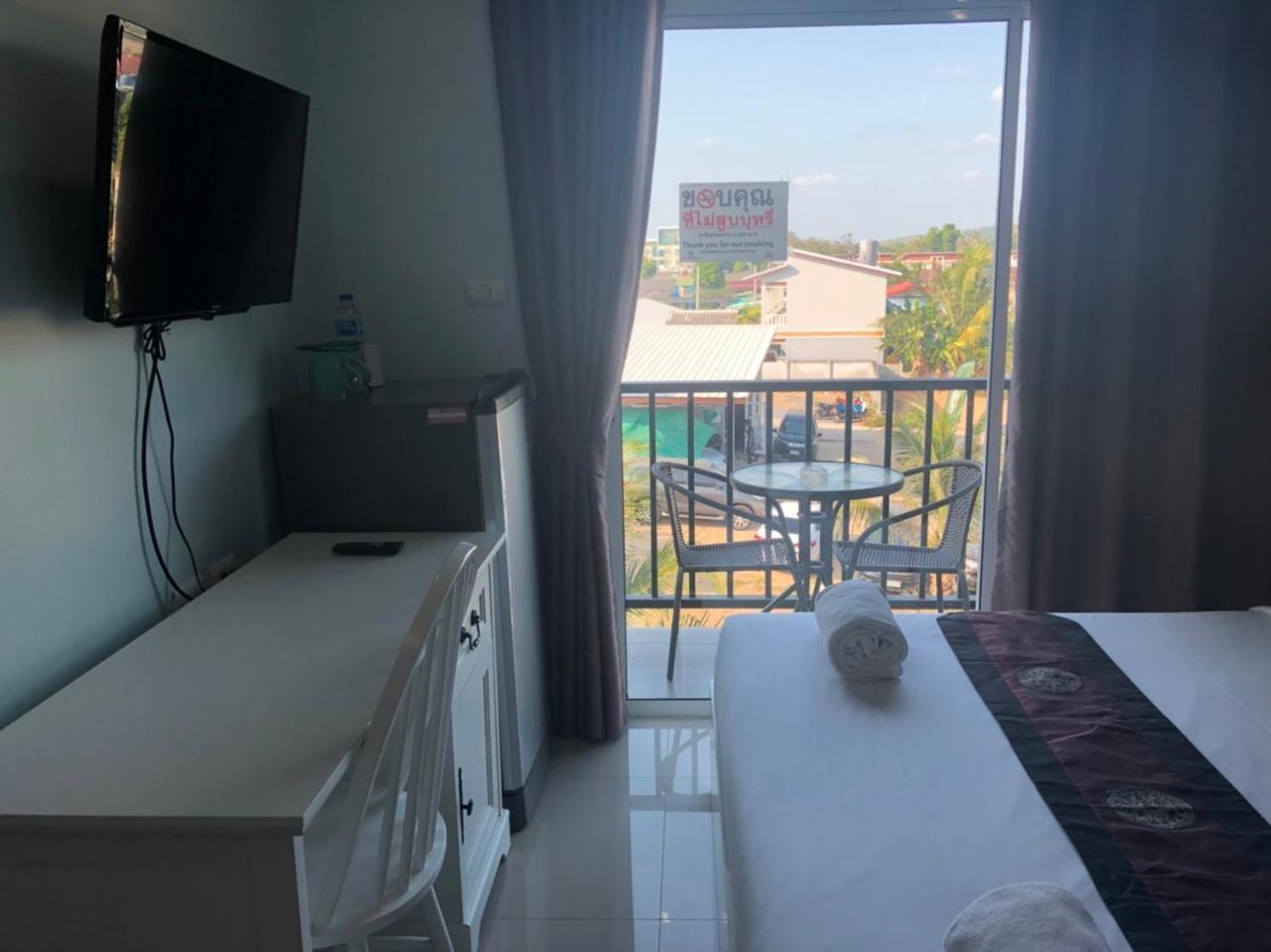 Khao Oat Airport Hotel Nai Yang-stranden Eksteriør billede