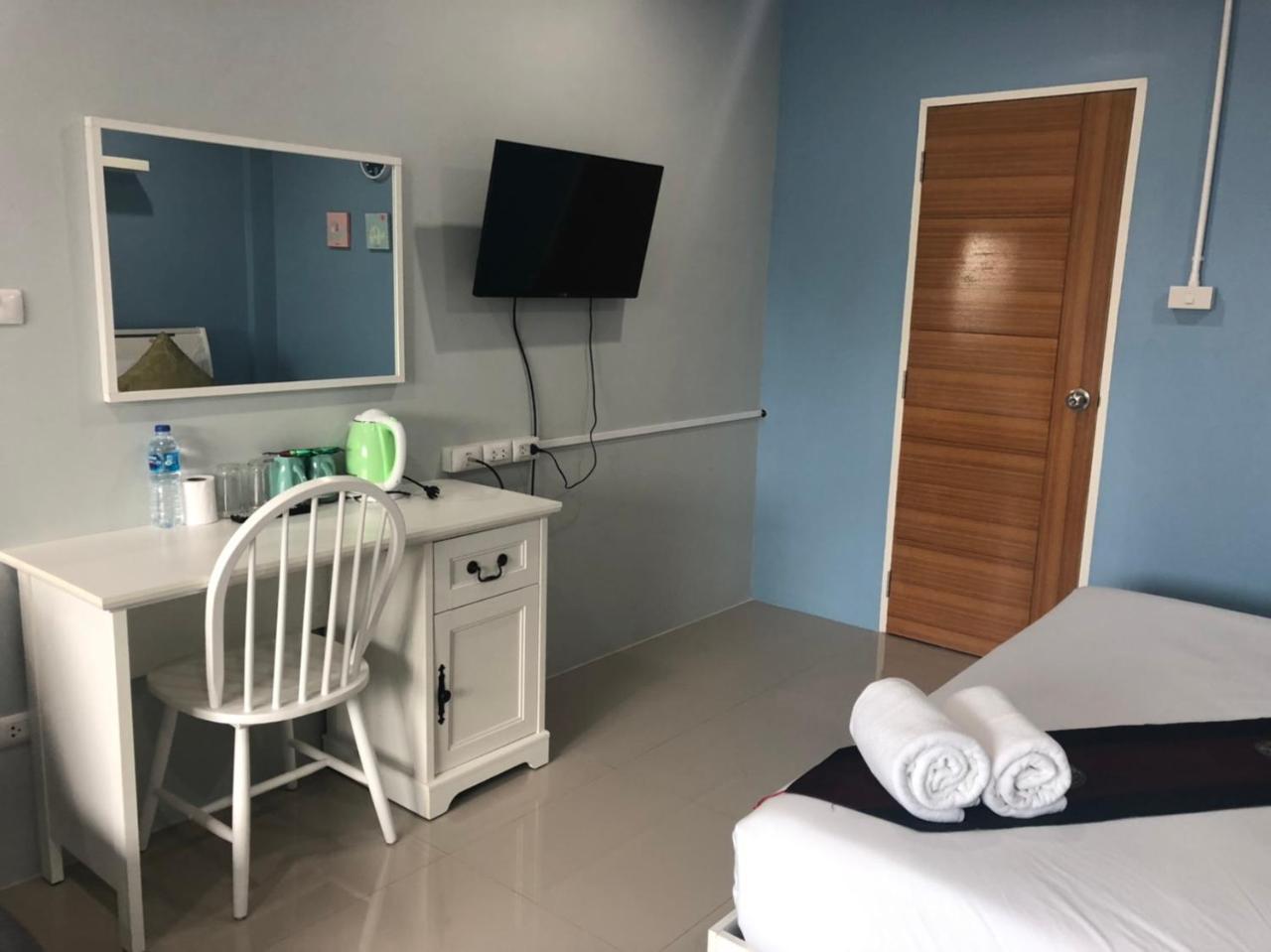 Khao Oat Airport Hotel Nai Yang-stranden Eksteriør billede